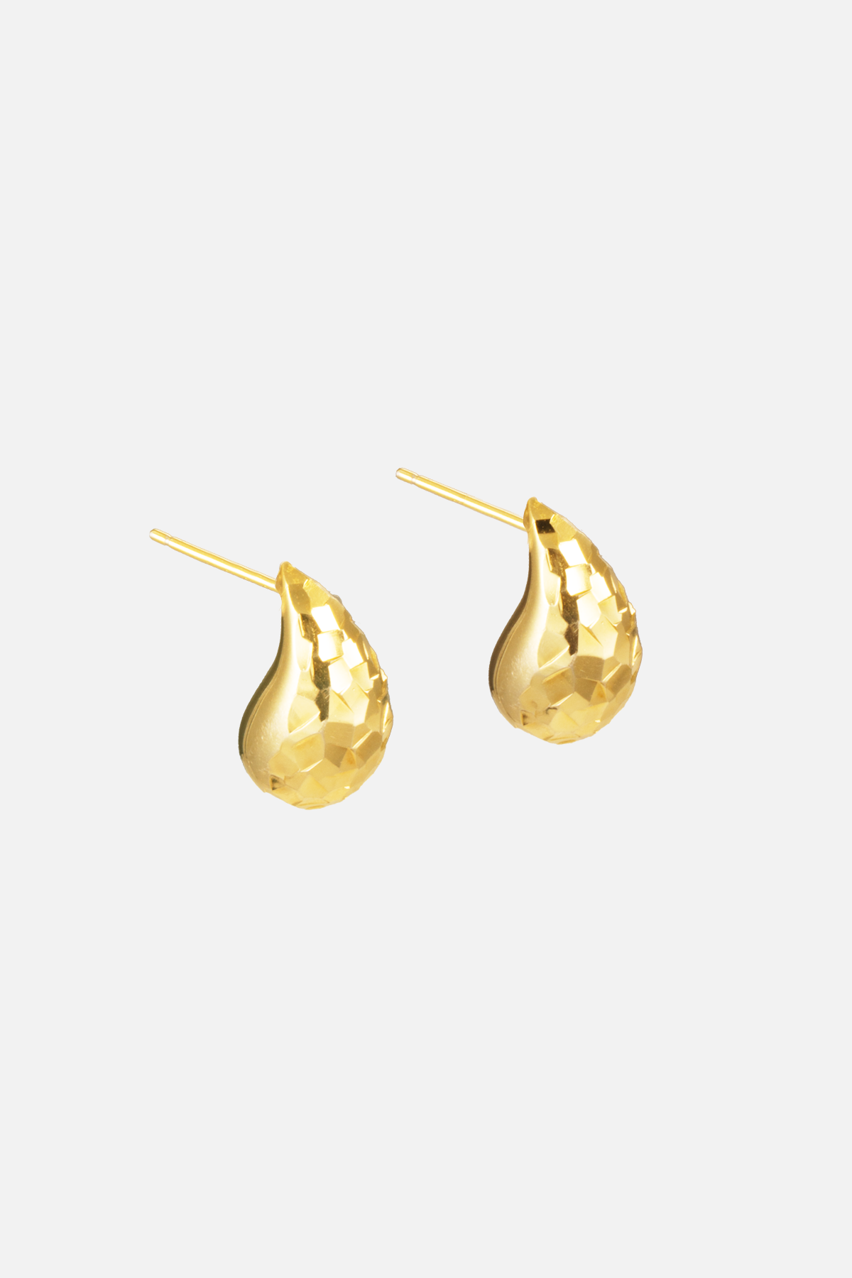 Facettierte Tropfen-Ohrstecker – Droplet