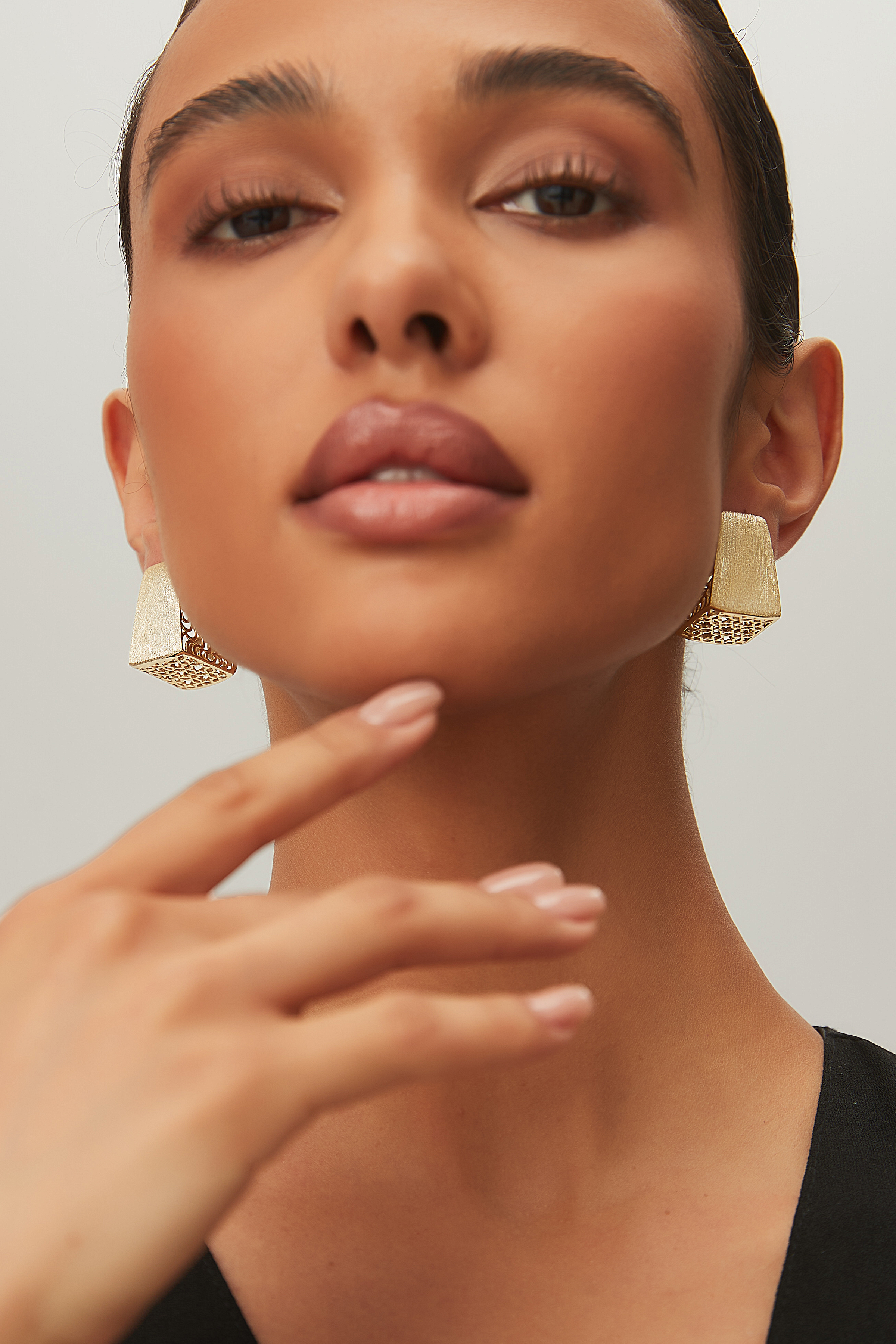 Brushed Sculptural Cuff Earrings – Panel