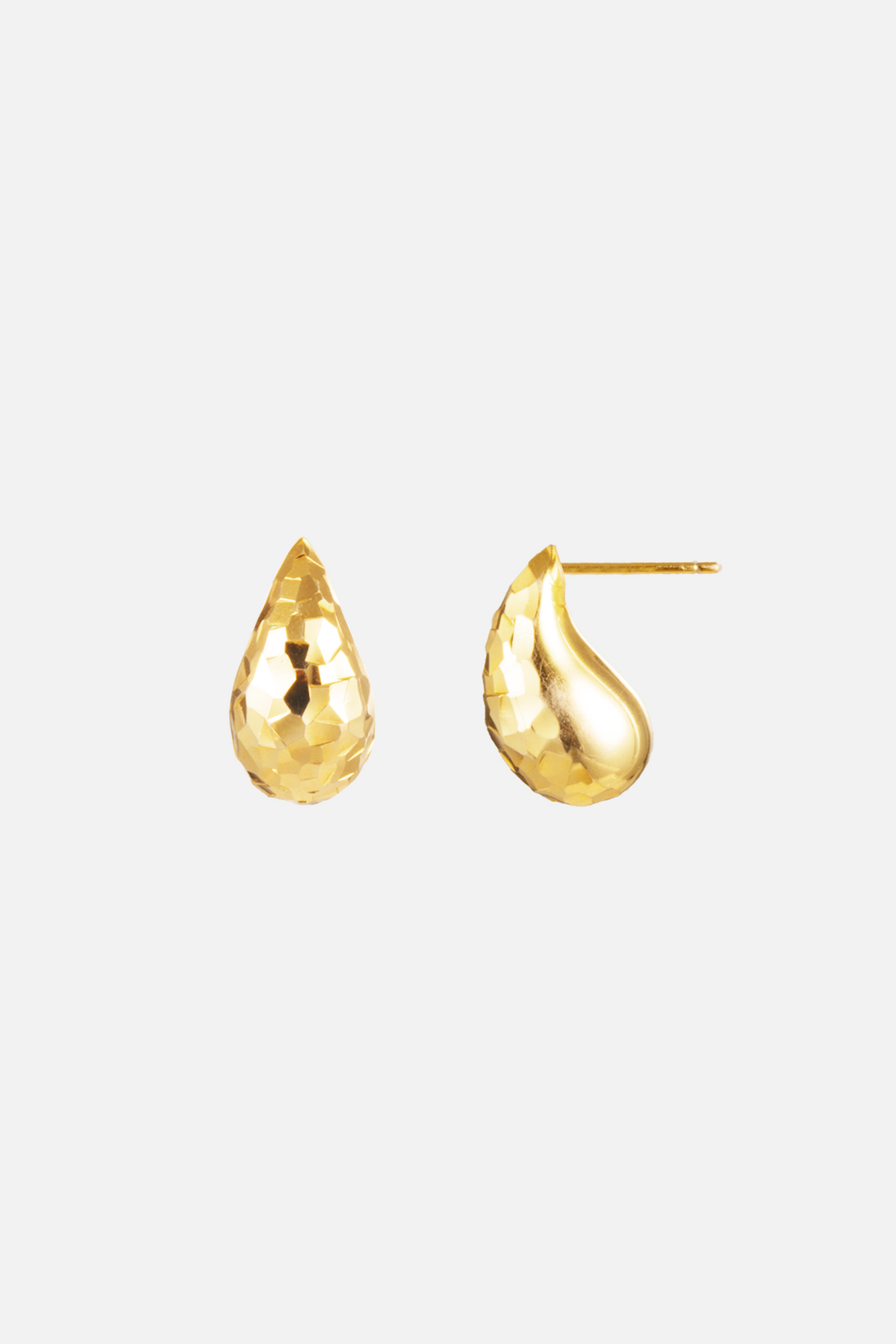 Facettierte Tropfen-Ohrstecker – Droplet