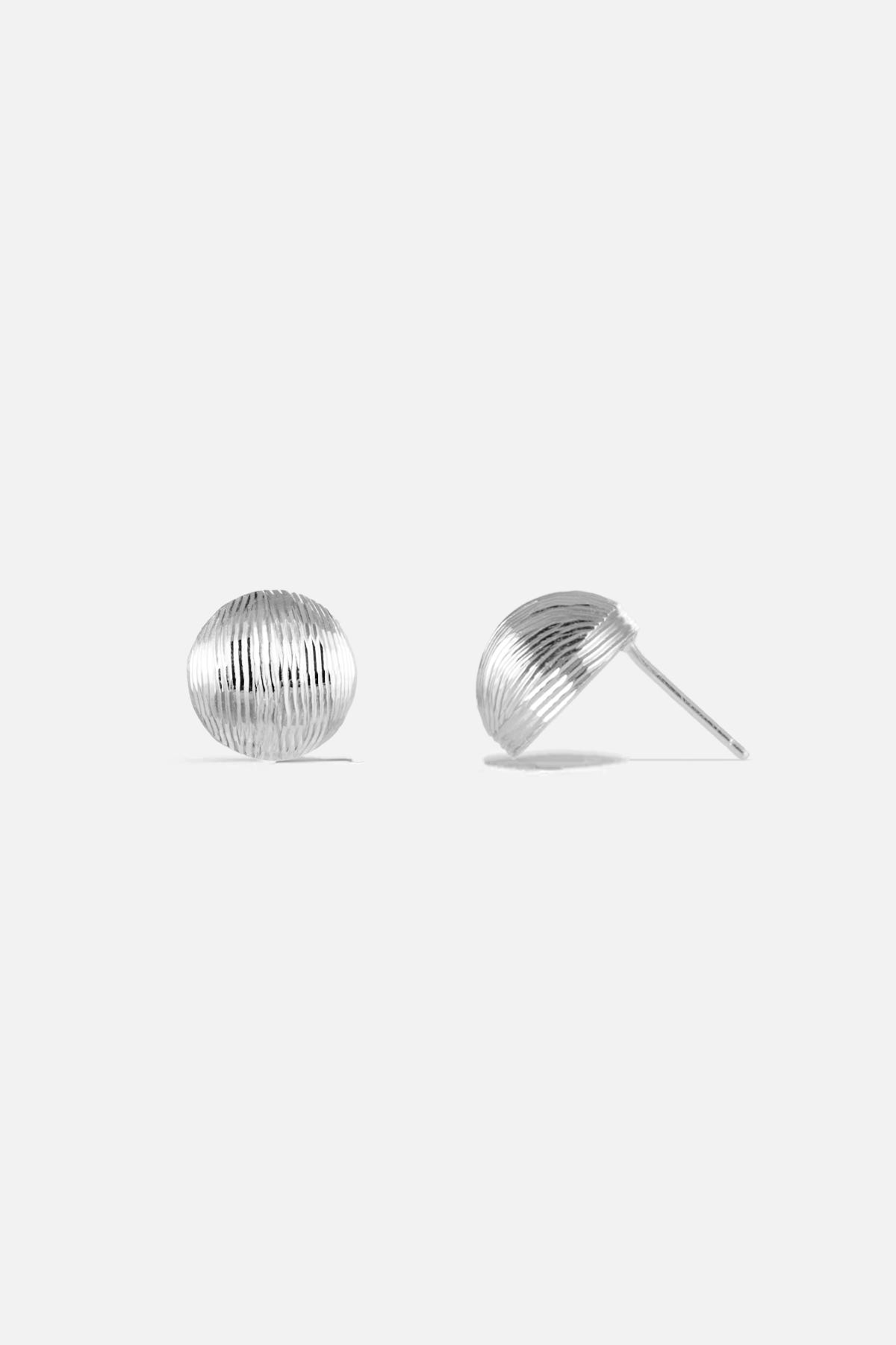 Ridged Dome Ohrstecker – Orb