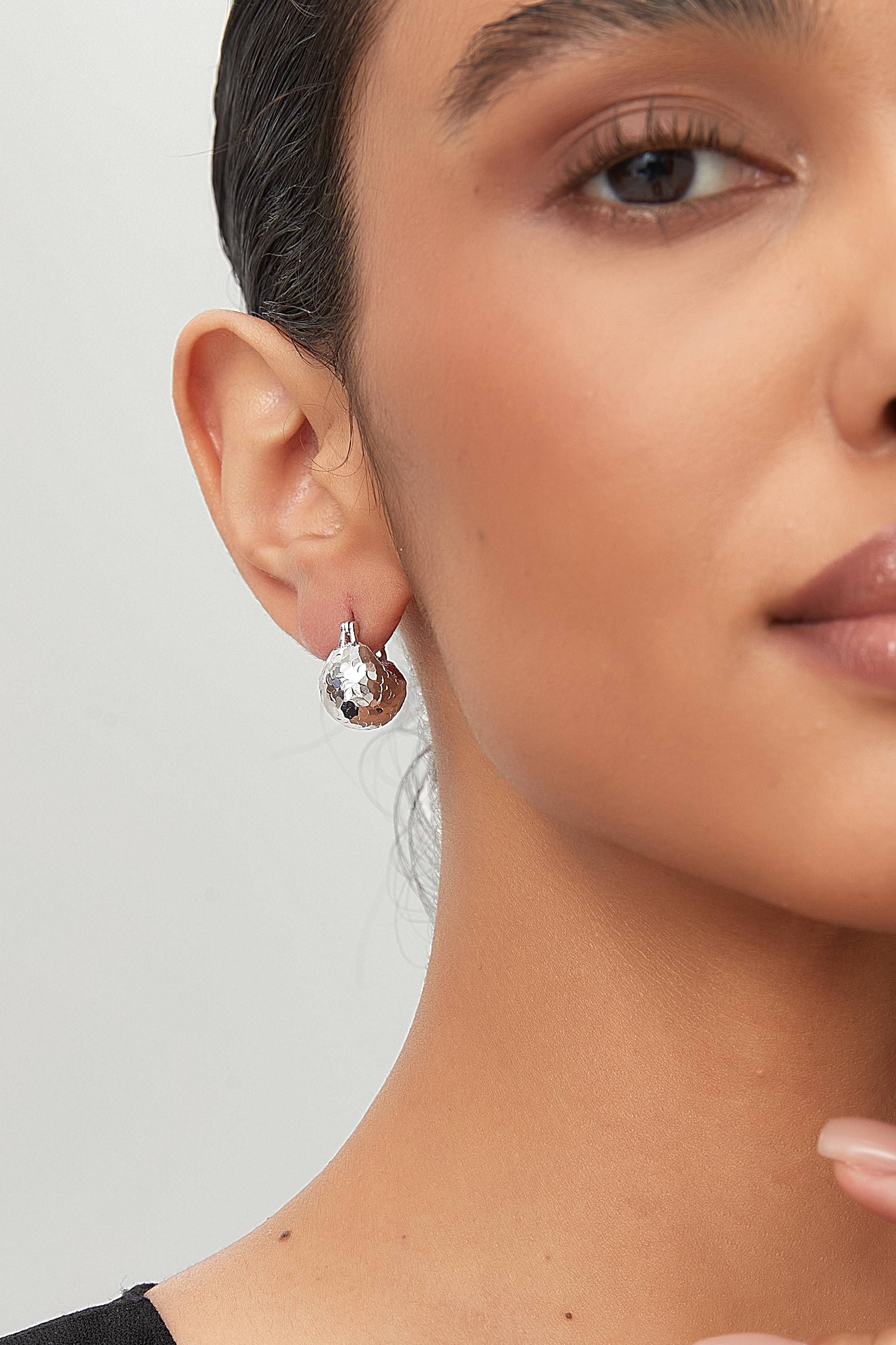 Faceted Dome Huggie Earrings – Grid